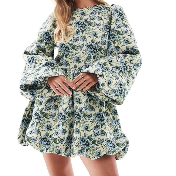 Dress - Picture 1 of 4